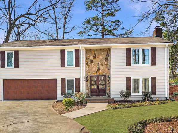 408 Camelot Dr, Simpsonville, SC 29681