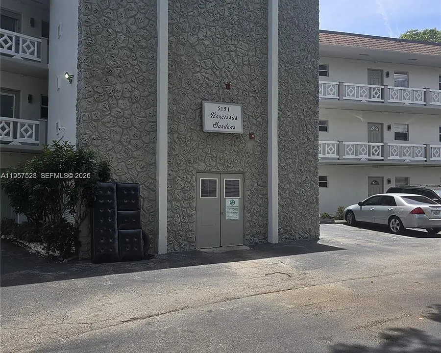 5151 W Oakland Park Blvd #303
