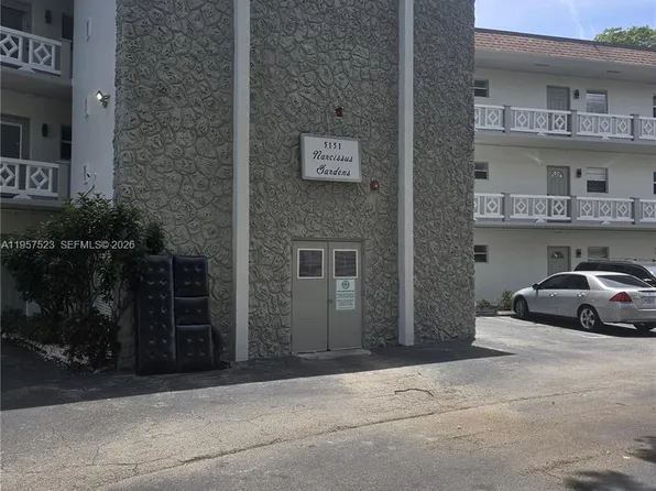 5151 W Oakland Park Blvd #303, Fort Lauderdale, FL 33313
