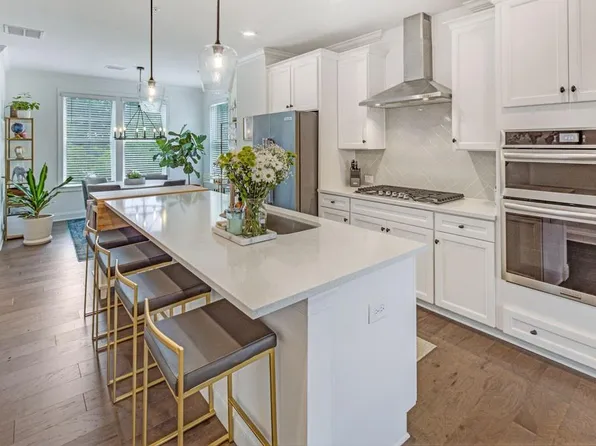 6643 Beacon Dr, Sandy Springs, GA 30328