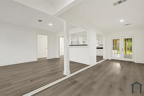 1611 Patrick St