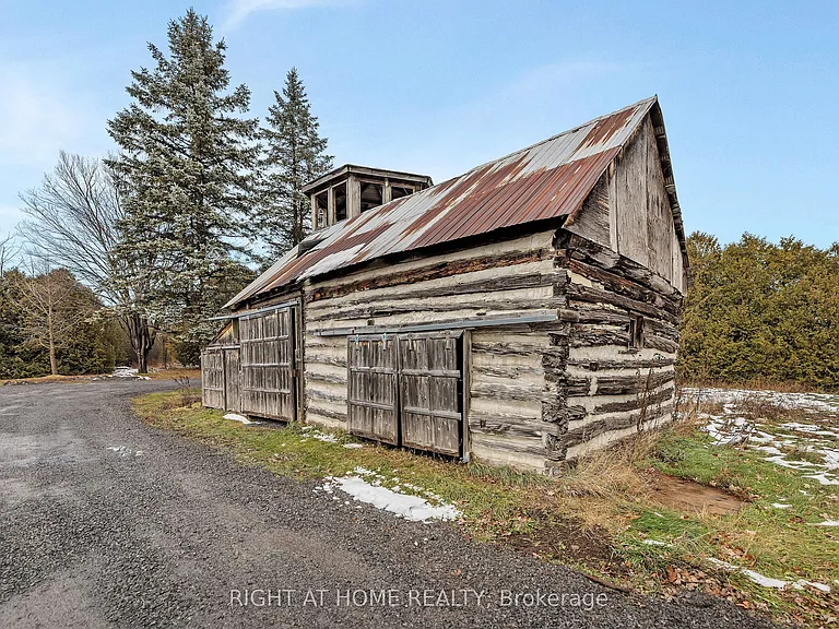 1864 Manotick Station Rd — Photo 27