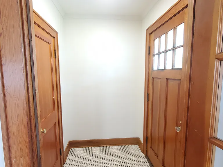 Caroline St — Photo 26