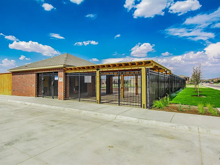 6807 Hall Of Fame Blvd — Photo 5