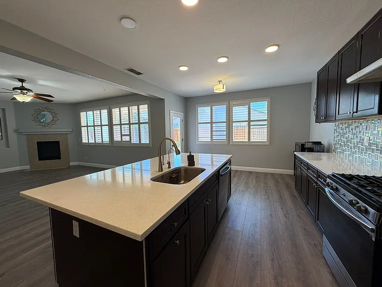 5418 Halas Ct — Photo 38