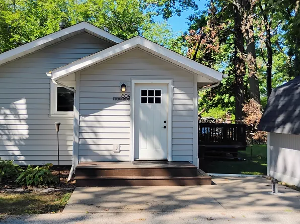 604 E Long Lake Rd, Valparaiso, IN 46383