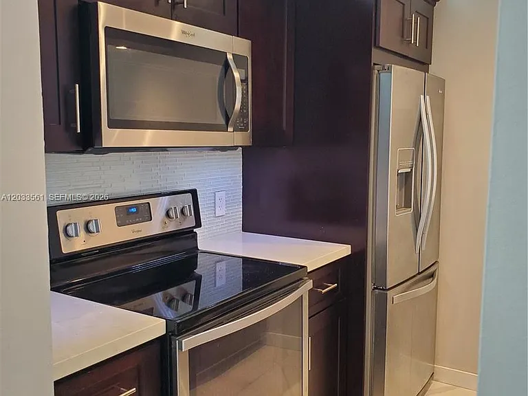 8160 Geneva Ct #303 — Photo 1