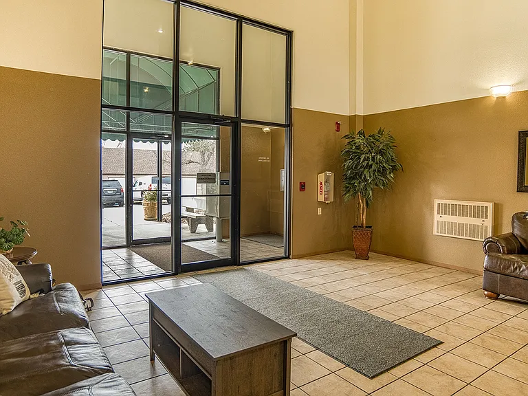 Rocky Meadows Apartments — Photo 12