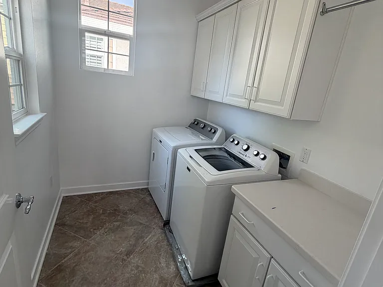 109 Cropton Ct — Photo 43