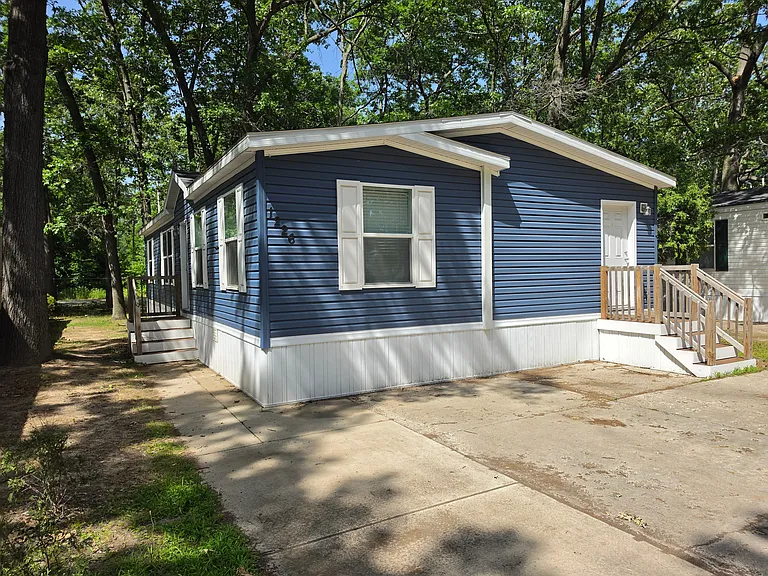 Norton Shores — Photo 85