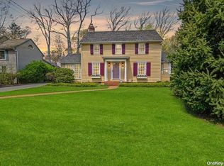 31 Woodbine Ave, Merrick, NY 11566