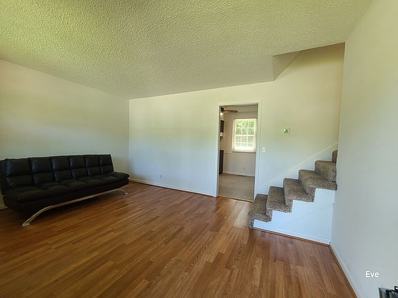4th image of 4861 Barclay Square Dr