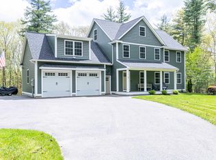 11 Stone Fence Dr, Derry, NH 03038