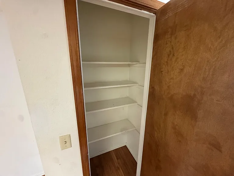 312 S 11th Pl — Photo 6