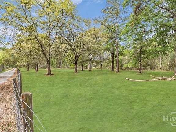 4th image of 352 Oak Hampton Road