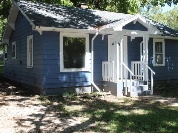 37 W Springfield Street, Aurora, MO 65605