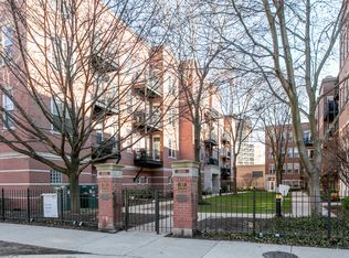 247 W Scott St APT 403, Chicago, IL 60610