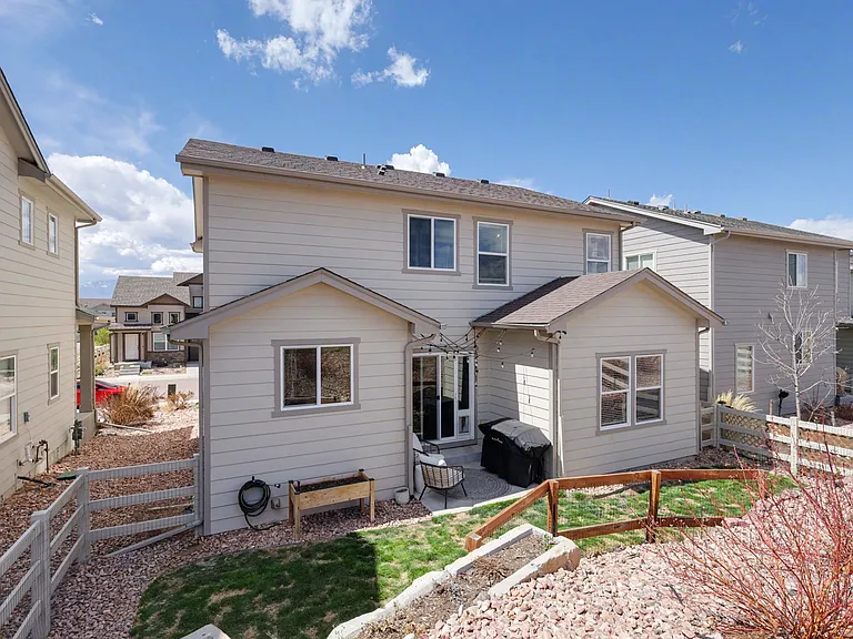 3792 Vineyard Cir — Photo 39