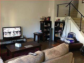 3rd image of 536 Manzana Pl