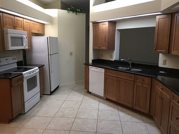 Kitchen, new cabinets/granite /dishwasher/oven/microwave