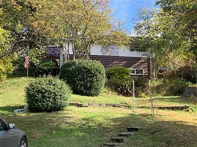 2nd image of 7615 8th Ave SW