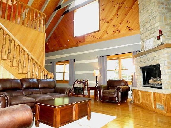 4th image of 240 Aaron Dr