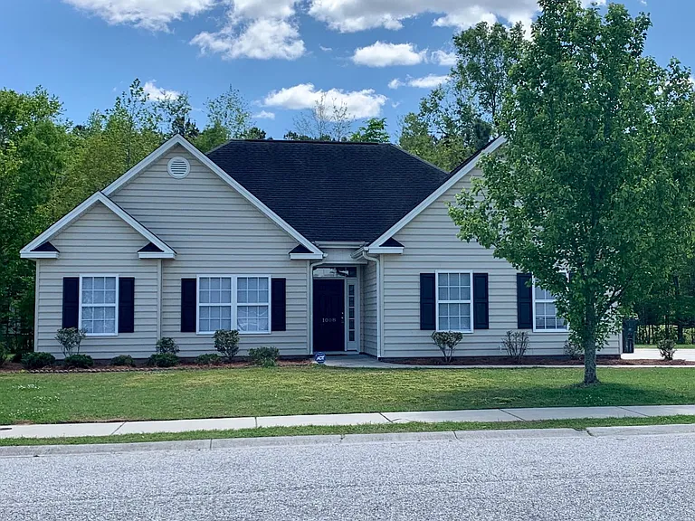 1008 Marley St — Photo 1
