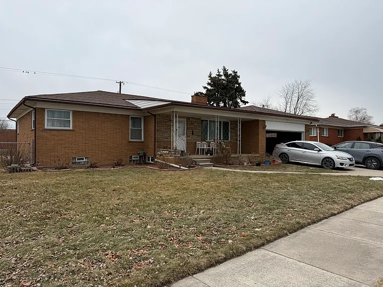8565 Potomac Ave — Photo 43