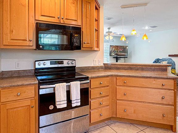 5th image of 3205 NW 76th Ln