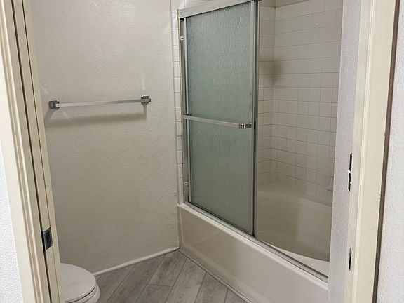 3rd image of 680 Camino De La Reina APT 2206