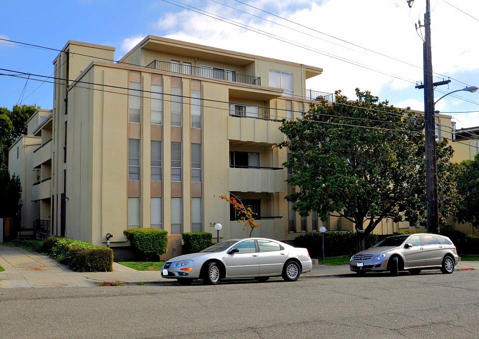 Exterior Bldg