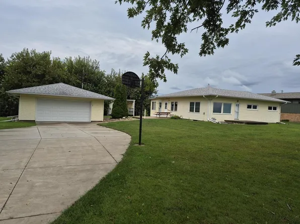 1796 Us Route 67, Milan, IL 61264