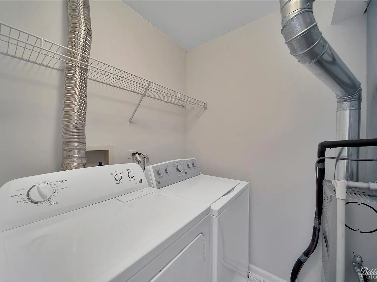 3 bed, 2.5 bath, 1560 sqft, $2,600 — Photo 2