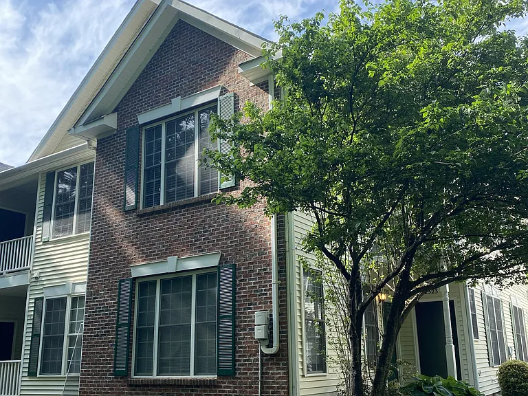 2323 Kudrow Ln — Photo 1