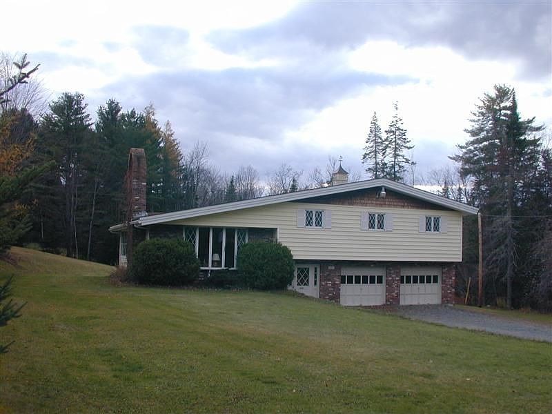 Spacious front/back yard