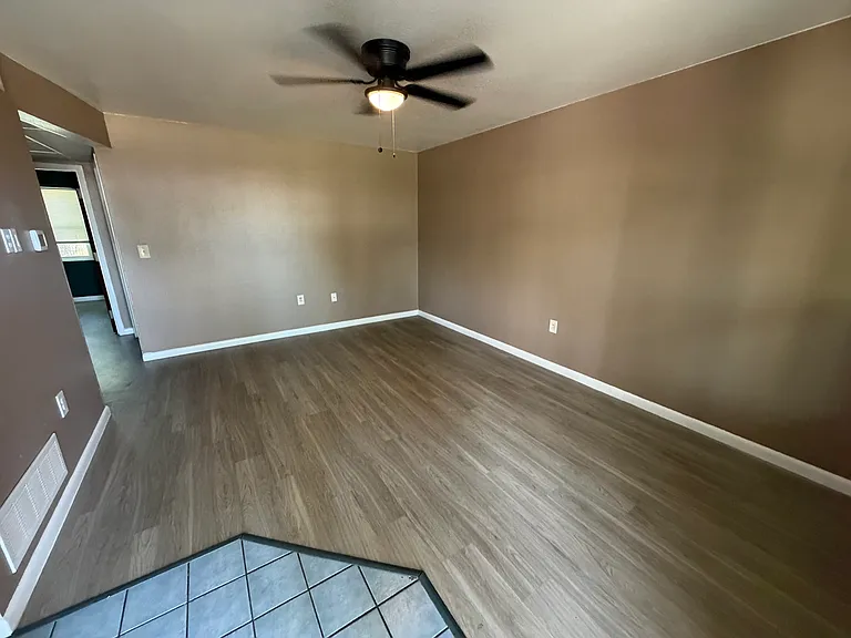 310 Plum St #6 — Photo 2