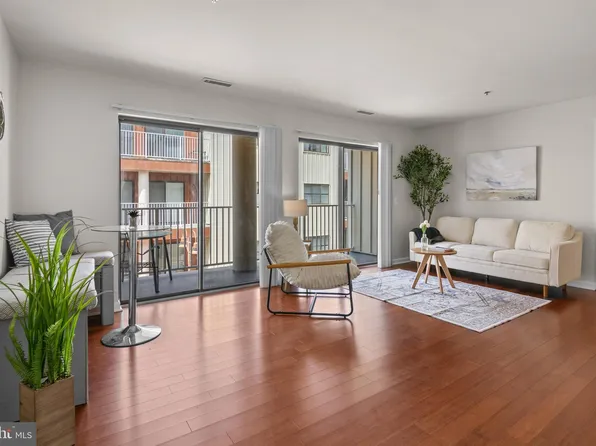 2702 Lighthouse Point E Unit 631, Baltimore, MD 21224