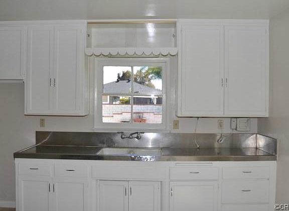 5th image of 4842 McNab Ave