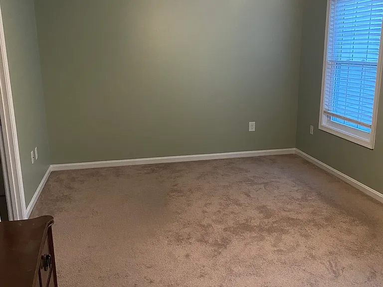 231 Charleston Ct — Photo 3