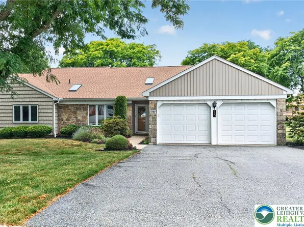 5702 Merion Ln, Macungie, PA 18062