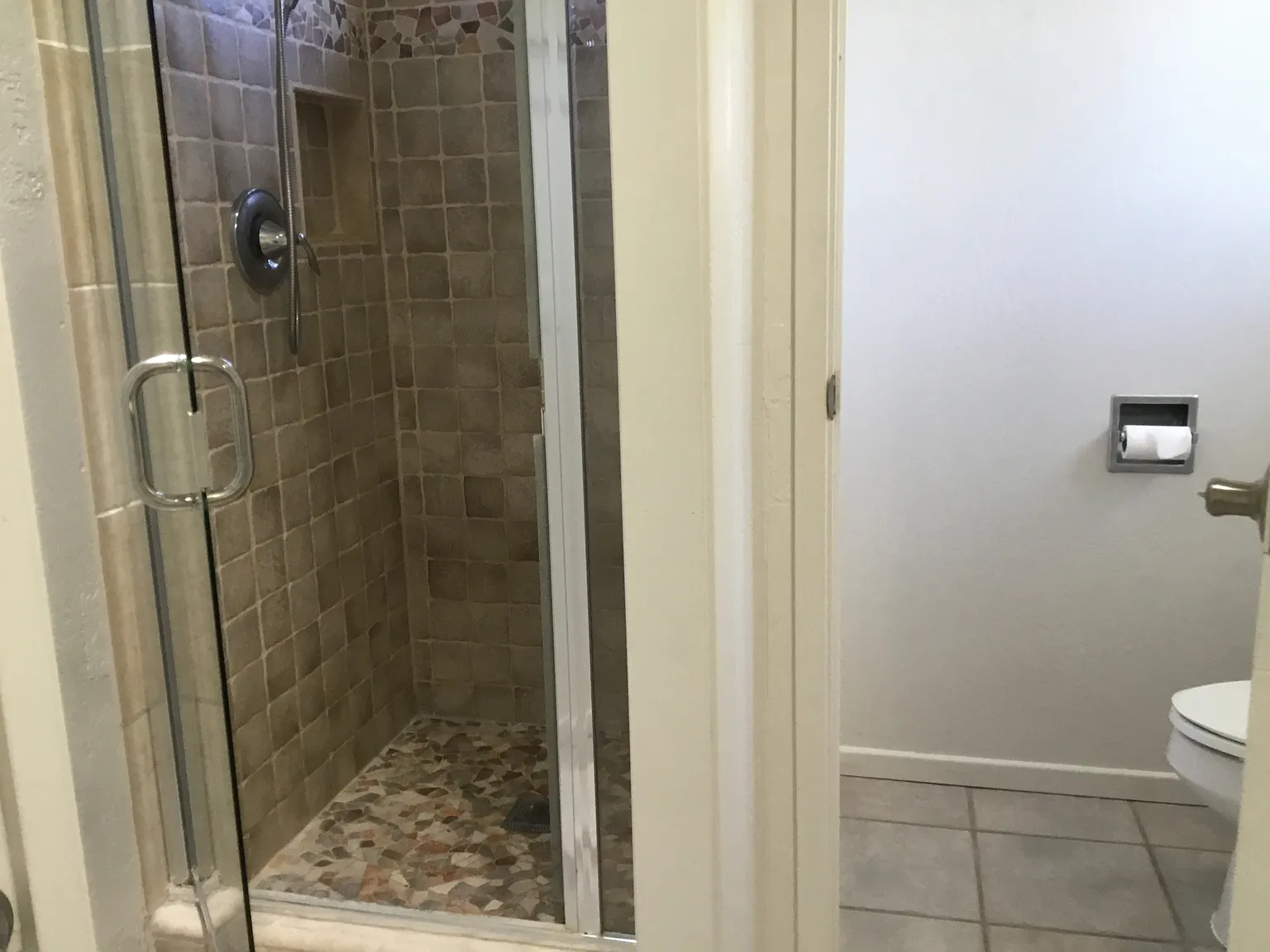 2 bed, 950 sqft, $3,500 — Photo 4