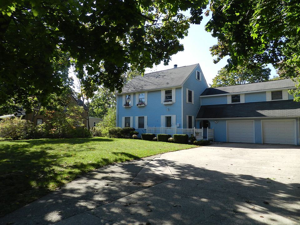 260 Bay Ave, Patchogue  NY 