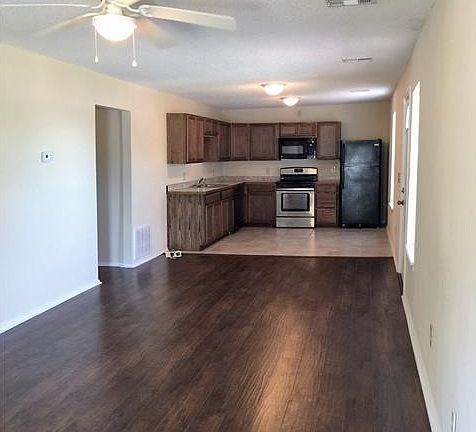 4th image of 1403 S Harvard Ave #B