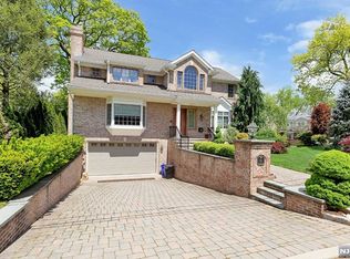 61 Gordon Ave, Tenafly, NJ 07670