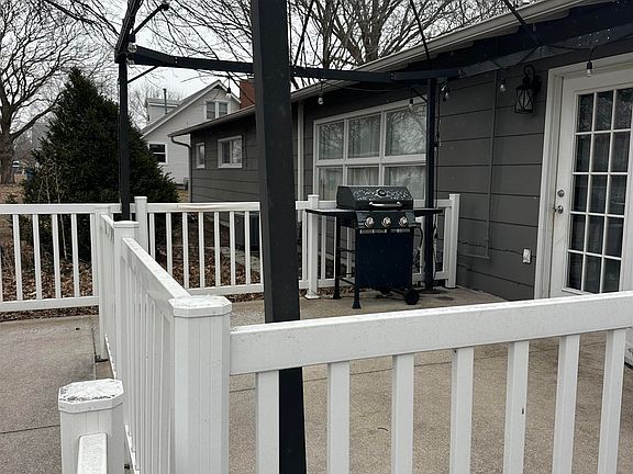 5th image of 404 W Cherry St