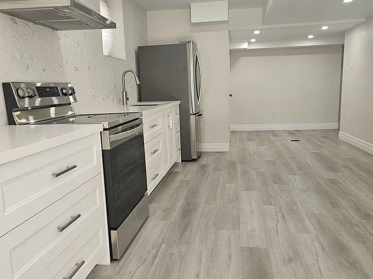 7 Adanac Dr #BASEMENT — Photo 7