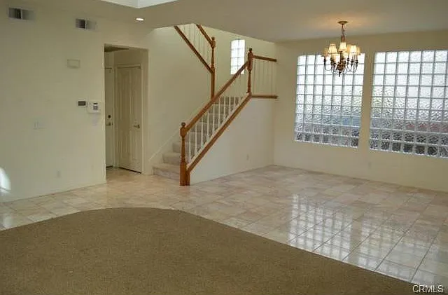 3 bed, 2018 sqft, $6,150 — Photo 3