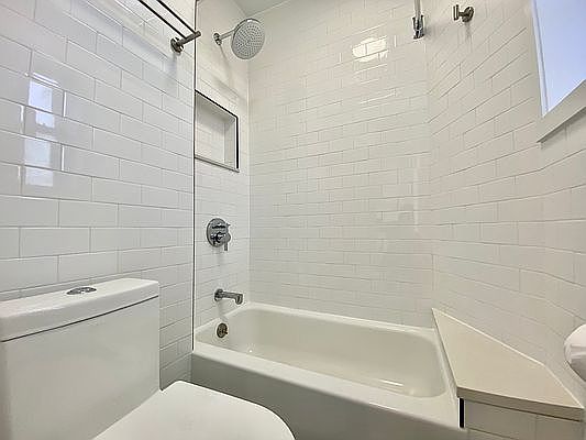 4th image of 354 Graham Ave APT 3R