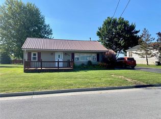 450 Ambrose St, Sackets harbor, NY 13685