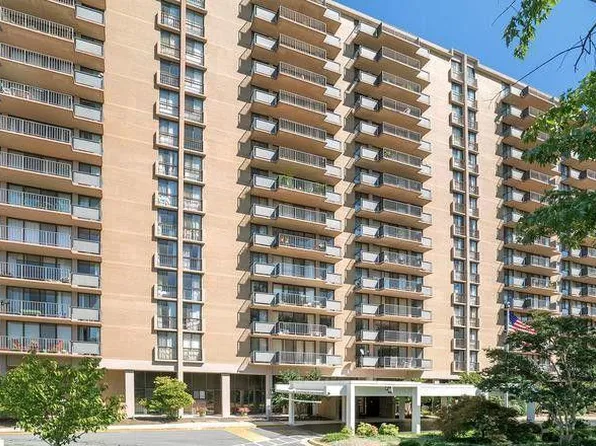 6100 Westchester Park Dr APT 717, College Park, MD 20740